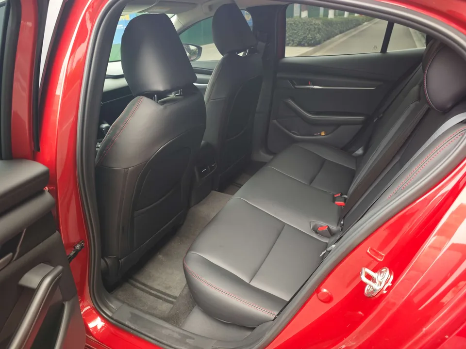Mazda Axela 2.0L Automatic Quality Edition 2023 — миниатюра 4