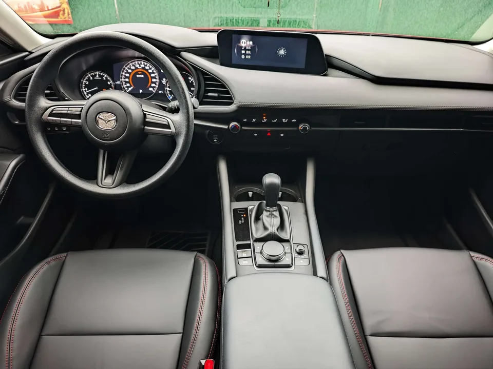 Mazda Axela 2.0L Automatic Quality Edition 2023 — миниатюра 5