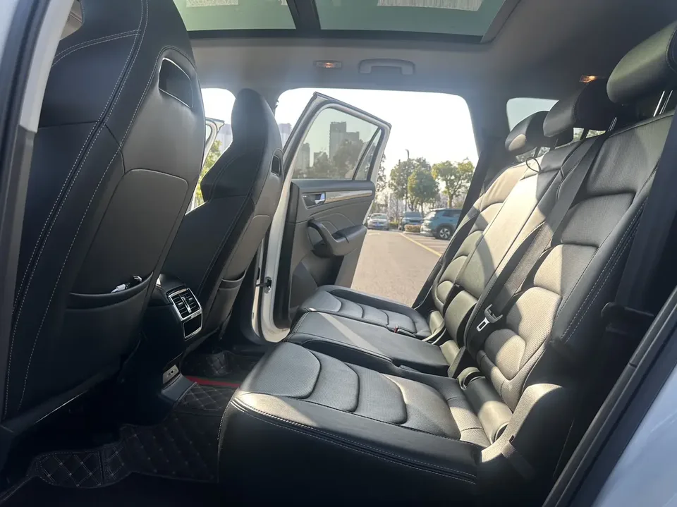 Skoda Kodiaq TSI330 7-seat two-wheel drive luxury version 2022 — миниатюра 4