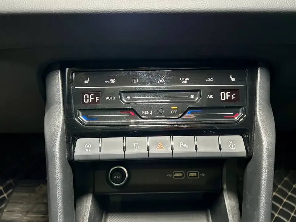 Skoda Karoq Korok 2024 TSI280 Exclusive Edition 2024 — миниатюра 4