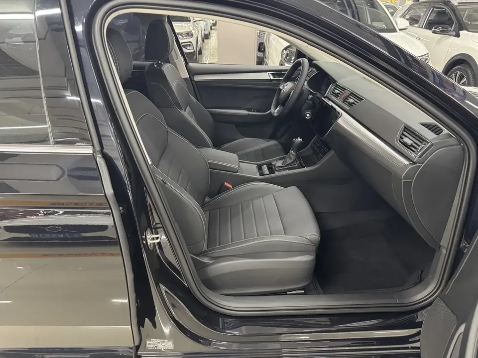 Skoda Speedy Superpa 2024 TSI280 DSG Exclusive Edition 2024 — миниатюра 3