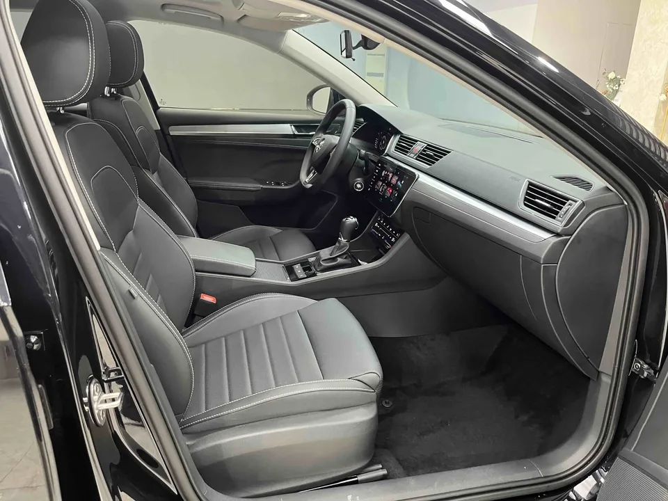Skoda Speedy Superpa 2024 TSI280 DSG Exclusive Edition 2024 — миниатюра 5