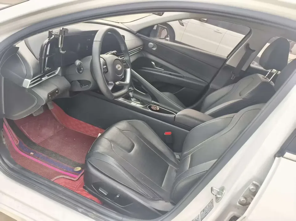 Hyundai Elantra Elantra 2022 1.5L CVT LUX Premium Edition 2022 — thumbnail 3