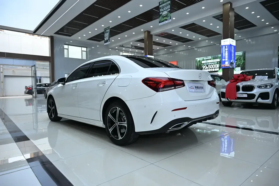 Mercedes-Benz Mercedes Benz A Class Mercedes-Benz A-Class 2023 A 200 L Sports Sedan Fashion Edition 2023 — миниатюра 2