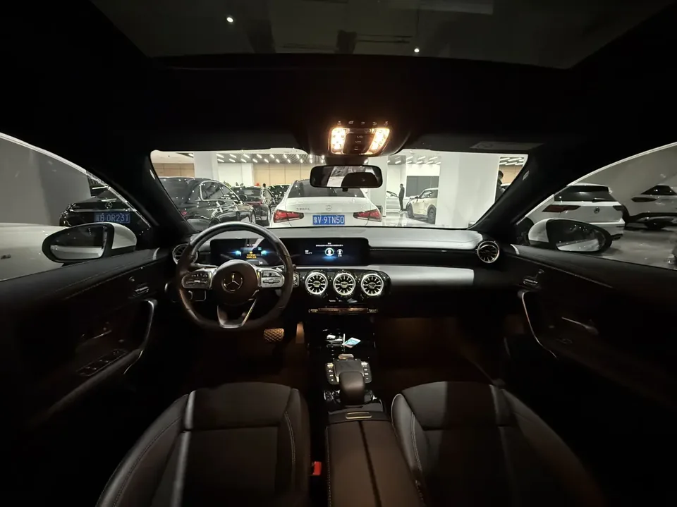 Mercedes-Benz Mercedes Benz A Class Mercedes-Benz A-Class 2022 A 200 L sports sedan dynamic version 2023 — миниатюра 3