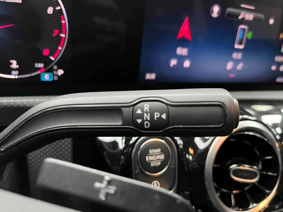 Mercedes-Benz Mercedes Benz A Class Mercedes-Benz A-Class 2023 A 180 L 2024 — миниатюра 5