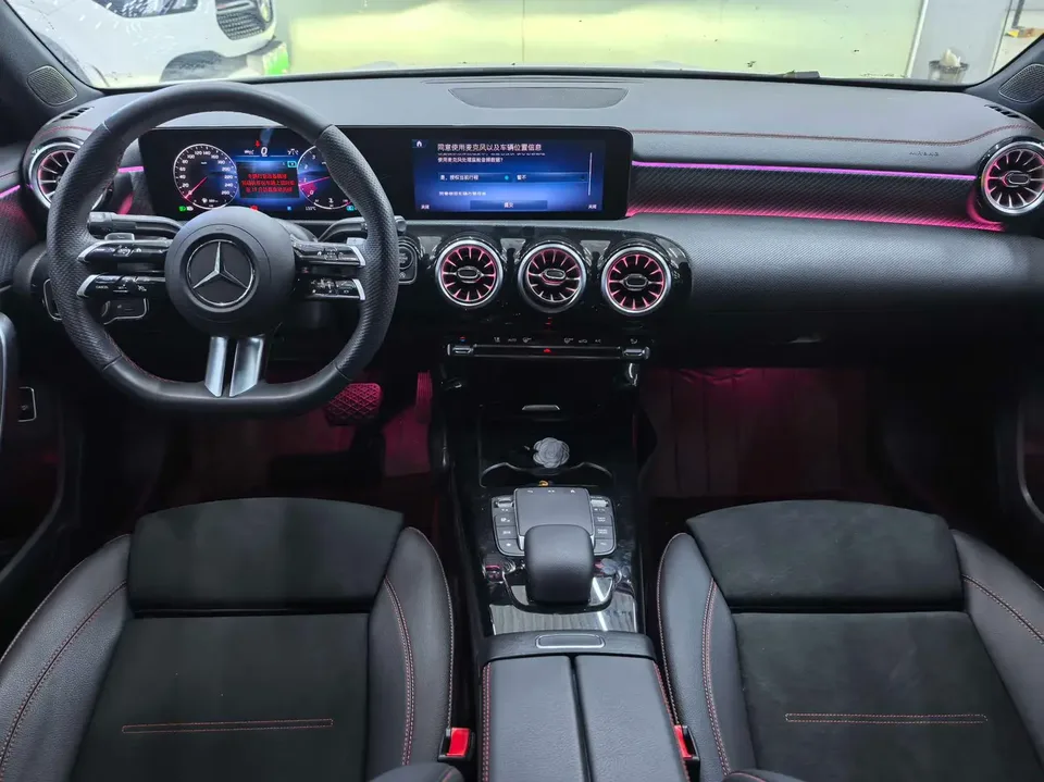 Mercedes-Benz Mercedes Benz A Class Mercedes-Benz A-Class 2023 A 200 L Sports Sedan Fashion Edition 2024 — миниатюра 3
