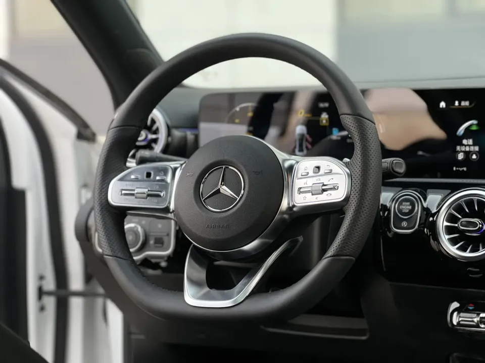 Mercedes-Benz Mercedes Benz A Class Mercedes-Benz A-Class 2023 A 200 L Sports Sedan Fashion Edition 2023 — миниатюра 4