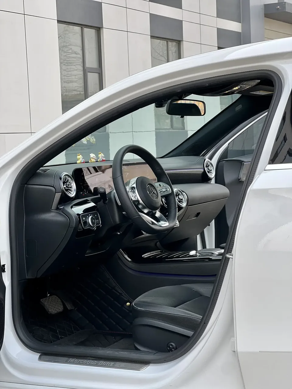 Mercedes-Benz Mercedes Benz A Class Mercedes-Benz A-Class 2023 A 200 L Sports Sedan Fashion Edition 2023 — миниатюра 5