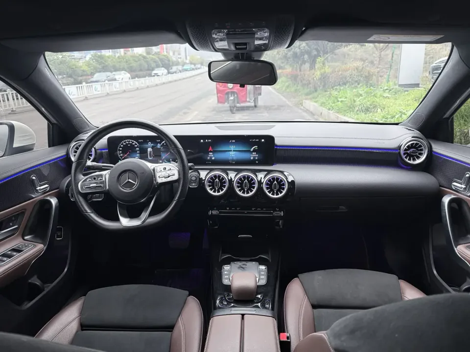 Mercedes-Benz Mercedes Benz A Class facelift A 200 L sports sedan dynamic version 2022 — миниатюра 3