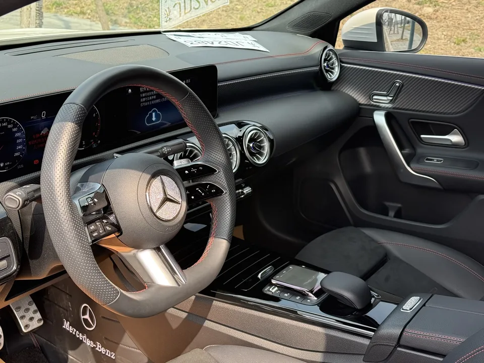 Mercedes-Benz Mercedes Benz A Class Mercedes-Benz A-Class 2024 A 200 L Fashion Edition 2024 — миниатюра 3
