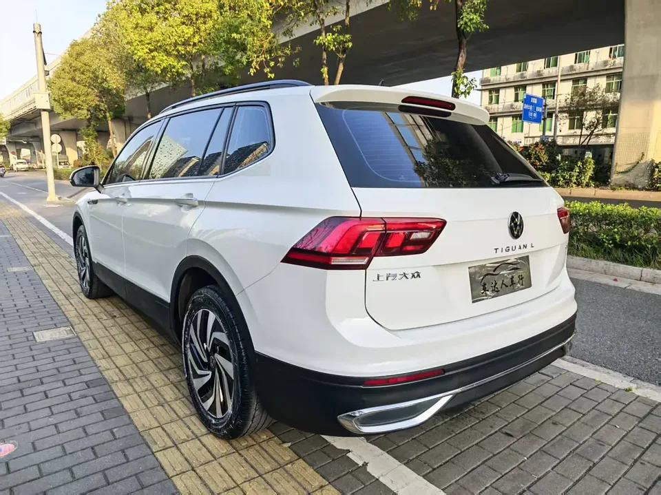 Volkswagen Tiguan L Tiguan L 2022 330TSI Automatic 2WD Comfort Edition 2022 — миниатюра 4