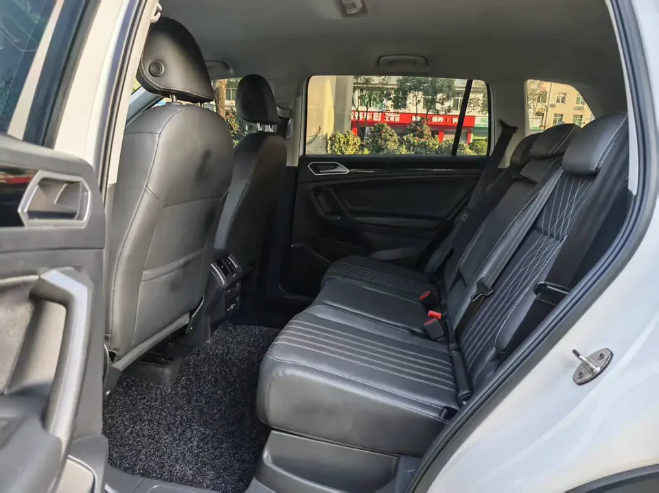 Volkswagen Tiguan L Tiguan L 2022 330TSI Automatic 2WD Comfort Edition 2022 — миниатюра 5