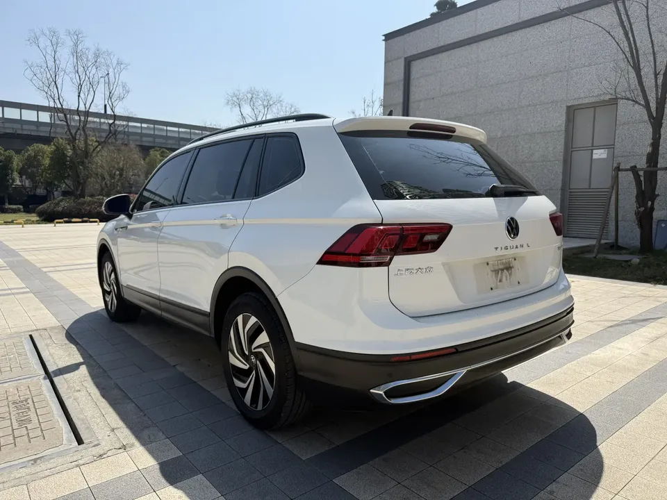 Volkswagen Tiguan L Tiguan L 2022 330TSI Automatic 2WD Comfort Edition 2022 — миниатюра 2