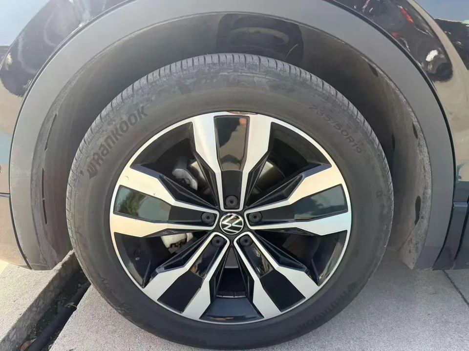 Volkswagen Tiguan L Tiguan L 2024 330TSI 2WD R-Line Enjoy Edition 2024 — миниатюра 2