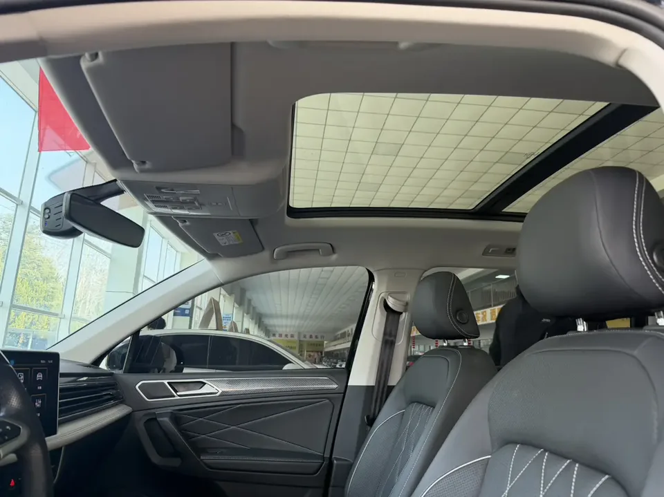 Volkswagen Tiguan L Tiguan L 2024 330TSI 2WD R-Line Enjoy Edition 2023 — миниатюра 4