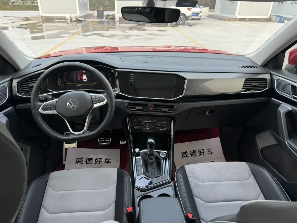 Volkswagen Tayron X 330TSI 2WD Premium Intelligent Edition 2022 — миниатюра 3