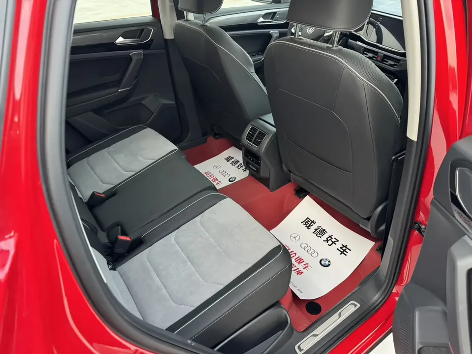 Volkswagen Tayron X 330TSI 2WD Premium Intelligent Edition 2022 — миниатюра 4