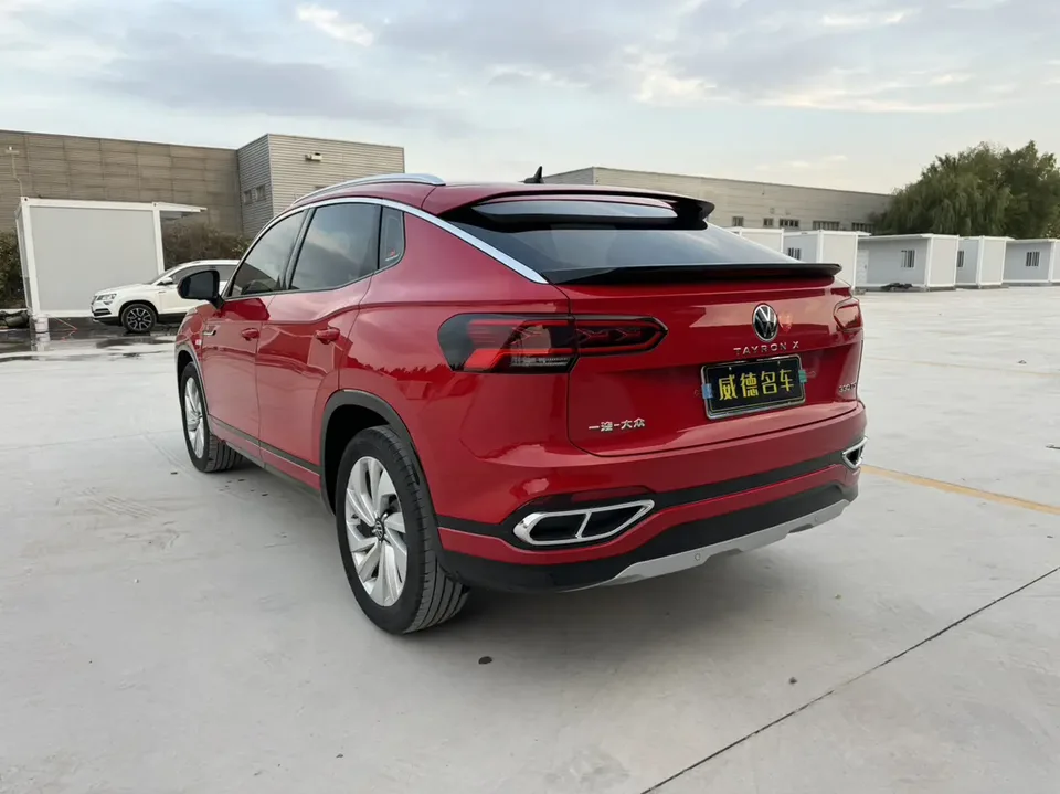 Volkswagen Tayron X 330TSI 2WD Premium Intelligent Edition 2022 — миниатюра 5