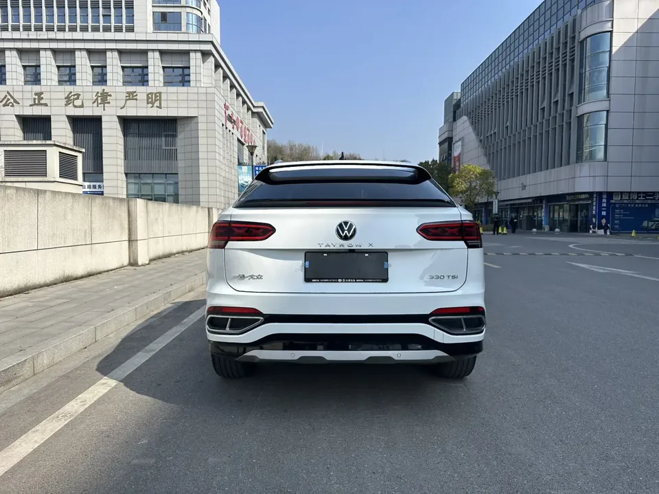 Volkswagen Tayron X 330TSI 2WD Premium Intelligent Edition 2022 — миниатюра 2