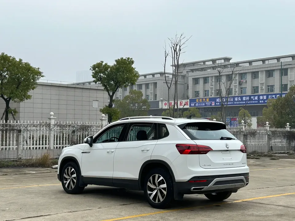 Volkswagen Tayron Tanyue 2022 330TSI 2WD Luxury Smart Edition 2022 — миниатюра 2