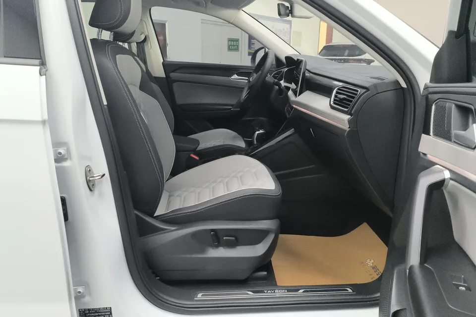 Volkswagen Tayron Tayron 2024 Tanyue 2024 300TSI 2WD Luxury Plus Advanced Edition 2024 — thumbnail 3
