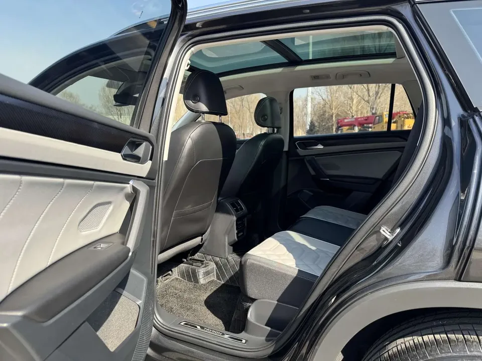 Volkswagen Tayron Tanyue 2024 300TSI 2WD Luxury Plus Advanced Edition 2024 — миниатюра 4