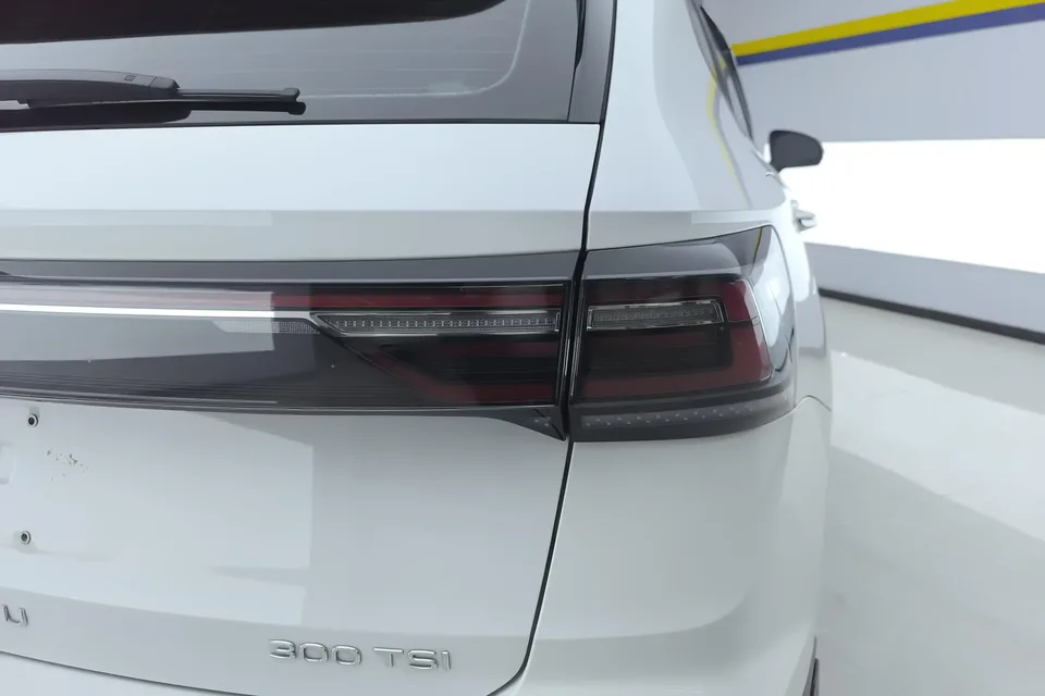 Volkswagen Tharu 300TSI 2WD Bright Moon Edition 2024 — миниатюра 2