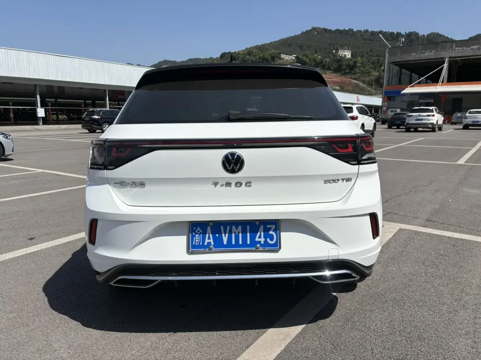 Volkswagen T-Roc 300TSI DSG Starlight Edition 2023 — миниатюра 5