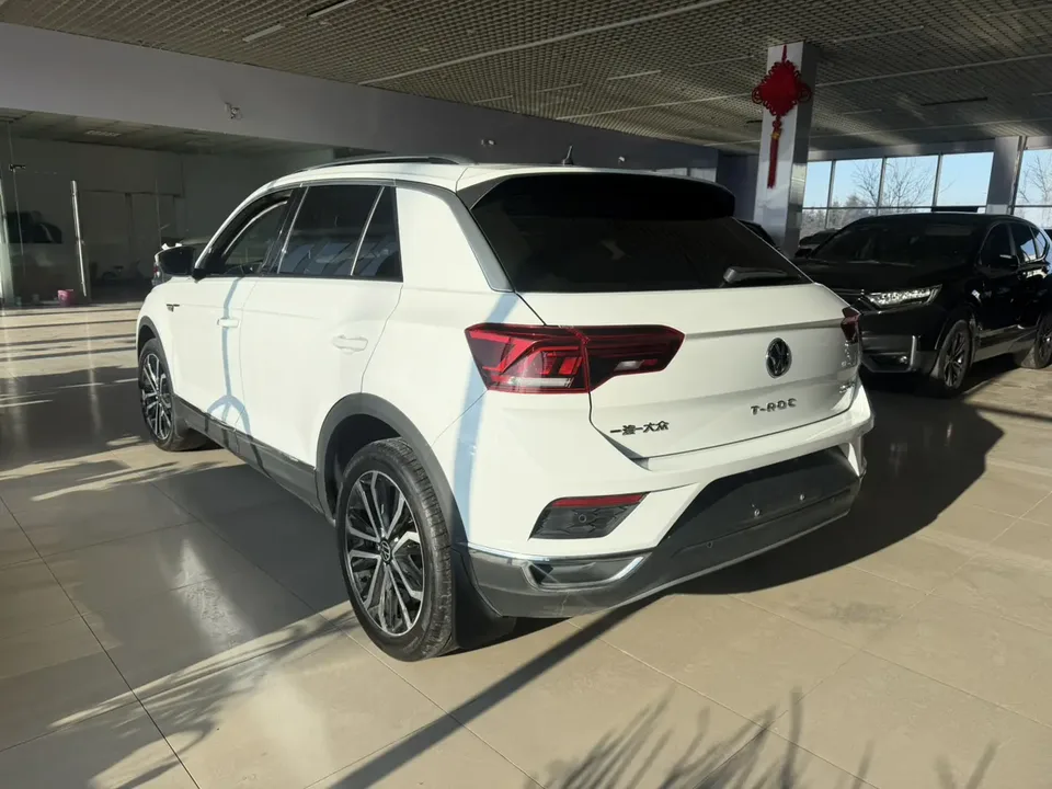 Volkswagen T-Roc Tange 280TSI DSG two-wheel drive comfort PLUS 2022 — миниатюра 4