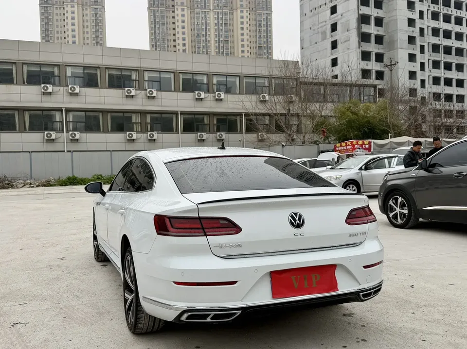 Volkswagen Arteon 330TSI Dazzling Edition 2024 — миниатюра 5
