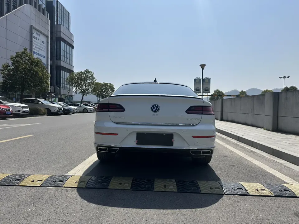 Volkswagen Arteon CC 2023 Volkswagen CC 2023 380TSI Eye-catching Edition 2024 — миниатюра 2