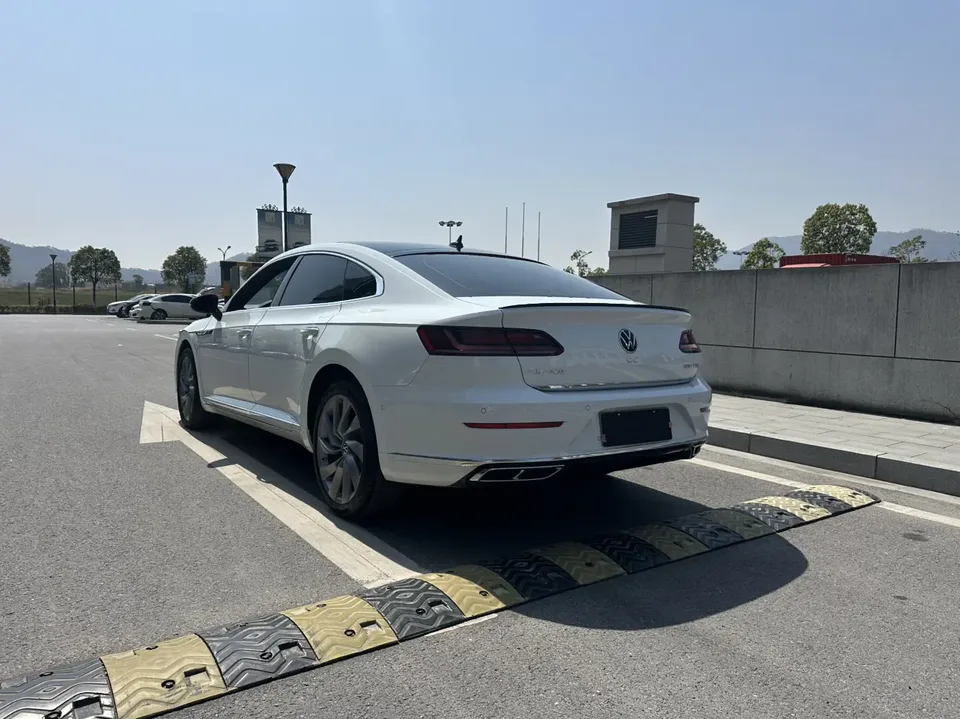 Volkswagen Arteon CC 2023 Volkswagen CC 2023 380TSI Eye-catching Edition 2024 — миниатюра 4