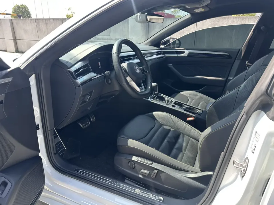 Volkswagen Arteon CC 2023 Volkswagen CC 2023 380TSI Eye-catching Edition 2024 — миниатюра 5