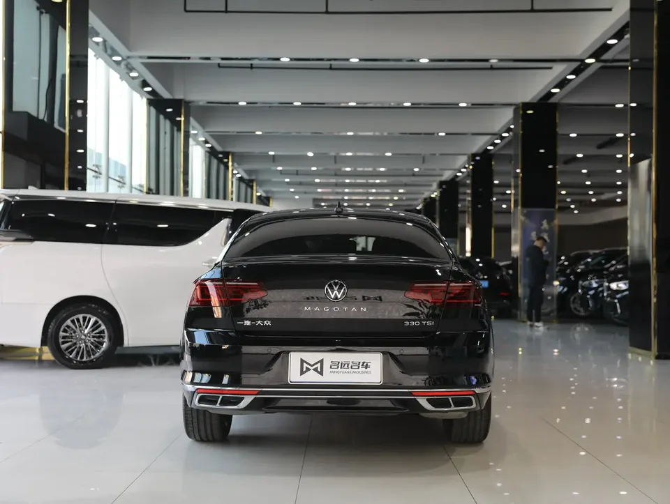 Volkswagen Magotan 2 million units public enjoyment model 330TSI DSG luxury model 2025 — миниатюра 2