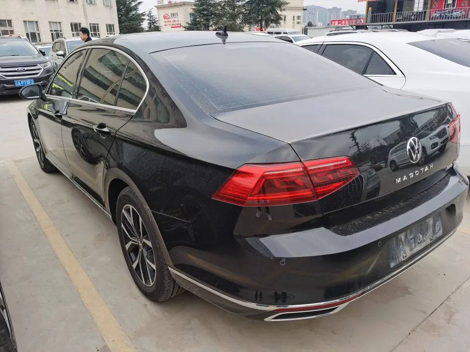 Volkswagen Magotan 330TSI DSG 30th Anniversary Edition 2022 — миниатюра 4