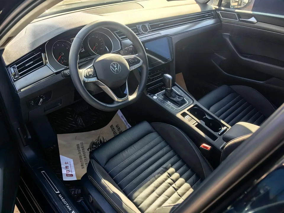 Volkswagen Magotan Magotan 2020 330TSI DSG Leading Edition 2022 — миниатюра 3