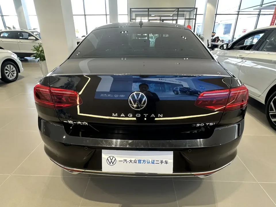 Volkswagen Magotan 330TSI DSG 30th Anniversary Edition 2022 — миниатюра 5