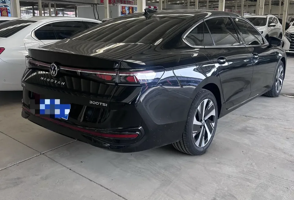 Volkswagen Magotan 300TSI Premium Edition Conspicuous Package 2025 — миниатюра 2