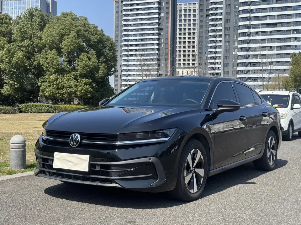 Volkswagen Magotan 300TSI Premium Edition 2025 — фото 1, купить с доставкой в Москву