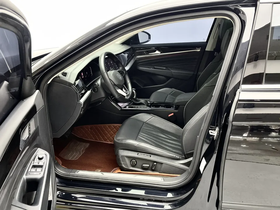 Volkswagen Passat facelift 330TSI luxury version 2023 — миниатюра 5