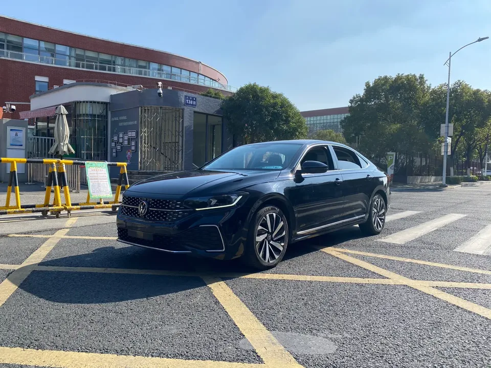 Volkswagen Passat 2023