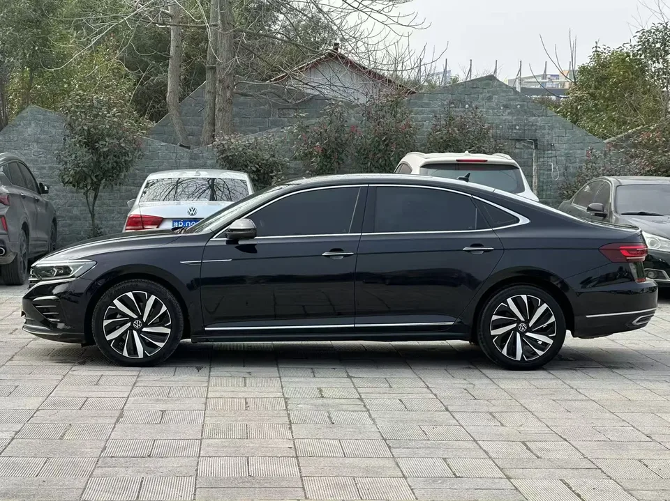 Volkswagen Passat Passat 2023 380TSI Deluxe Edition 2022 — миниатюра 4