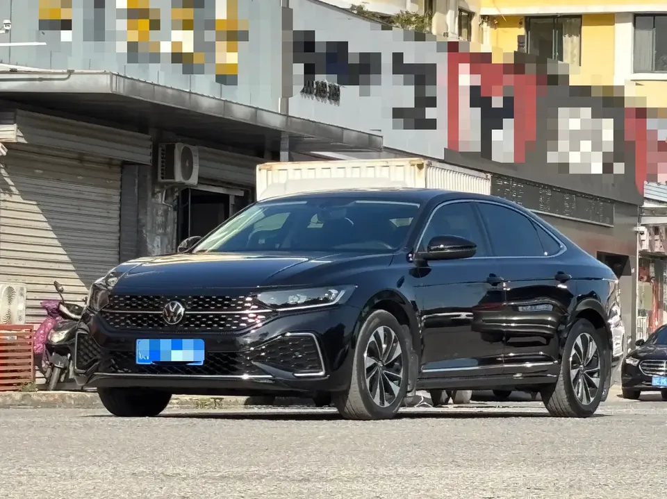 Volkswagen Passat 2023