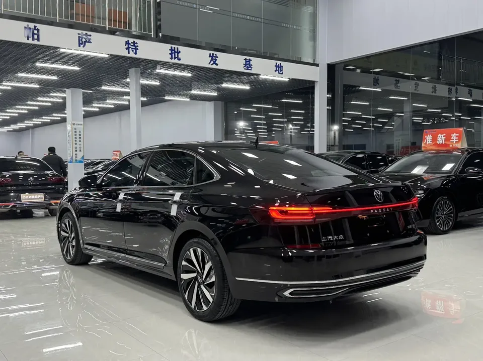 Volkswagen Passat Passat 2022 330TSI Elite Edition 2022 — миниатюра 4