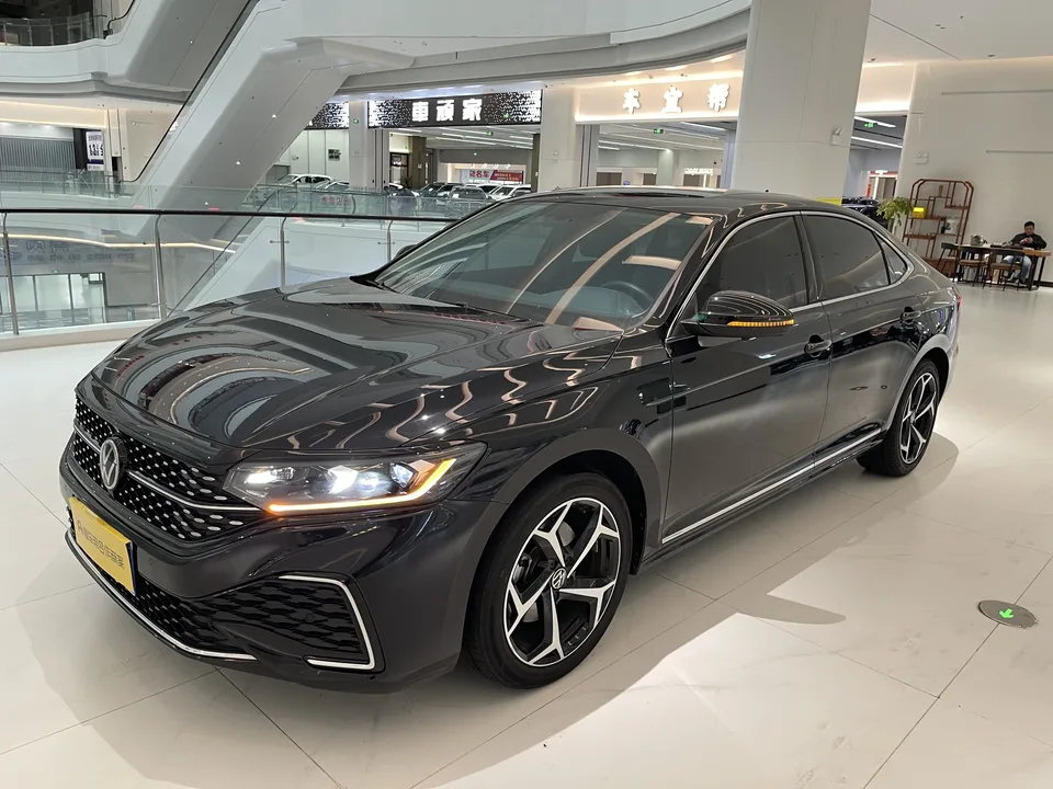 Volkswagen Passat 2024
