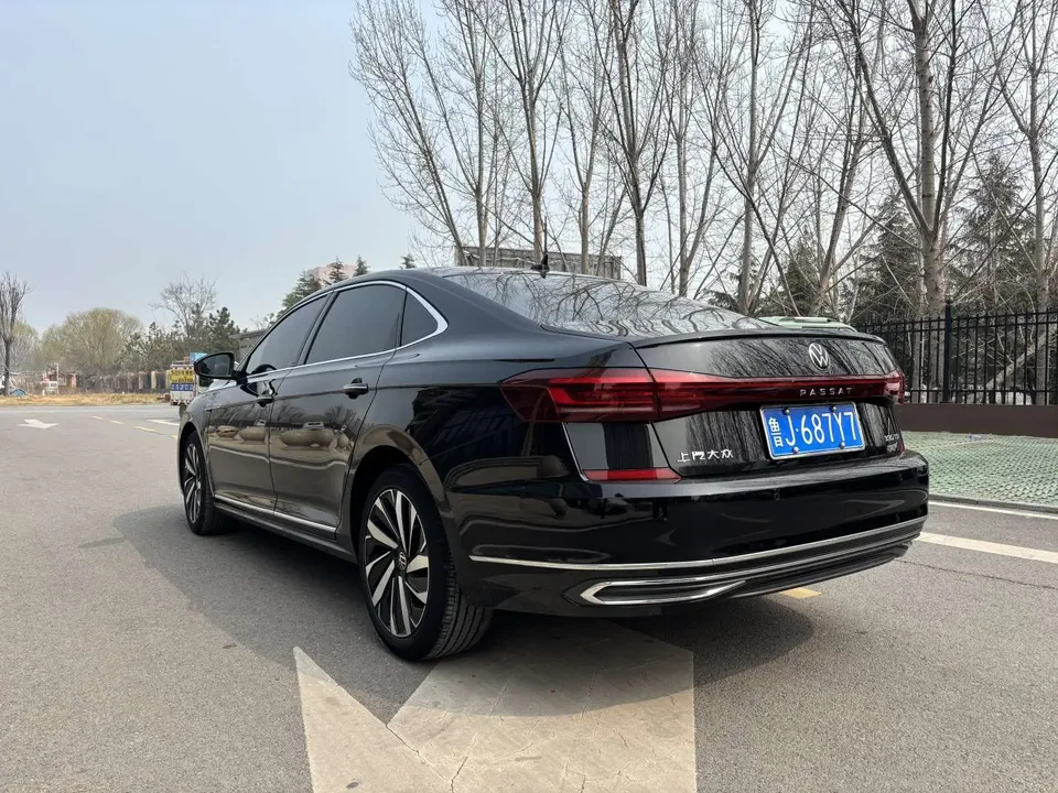 Volkswagen Passat Passat 2022 330TSI Starry Sky Deluxe Edition 2022 — миниатюра 5