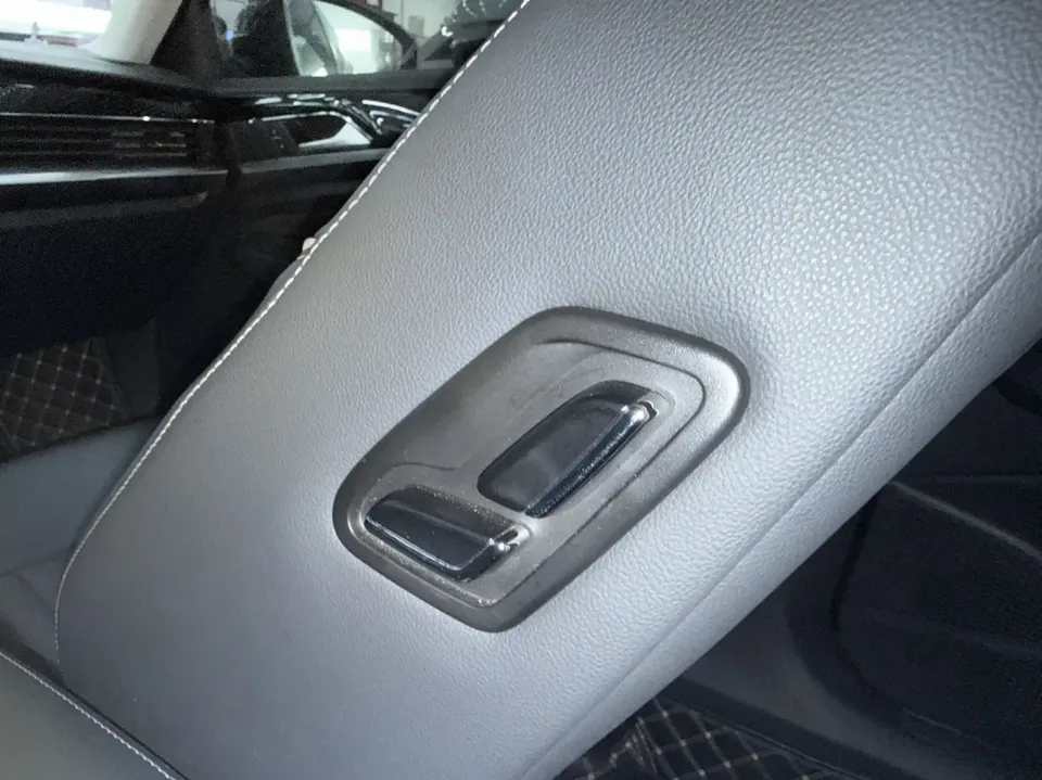 Volkswagen Passat facelift 330TSI Star Elite Edition 2023 — миниатюра 3