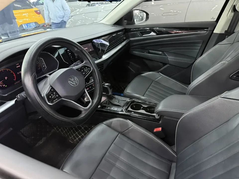 Volkswagen Passat facelift 330TSI Star Elite Edition 2023 — миниатюра 5