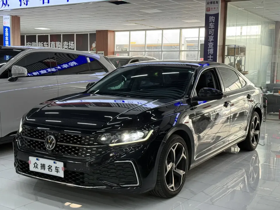 Volkswagen Passat 2023